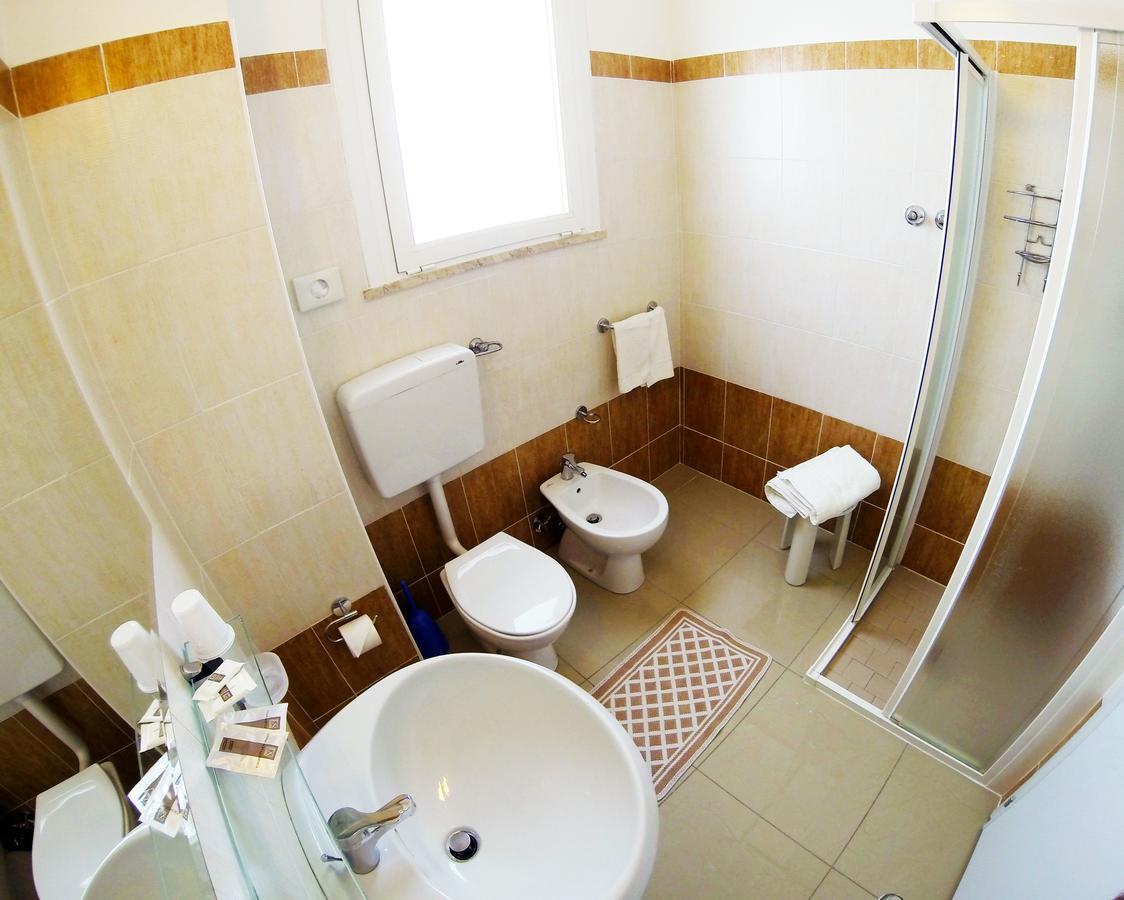 צ'סנטיקו Hotel Raffaello מראה חיצוני תמונה