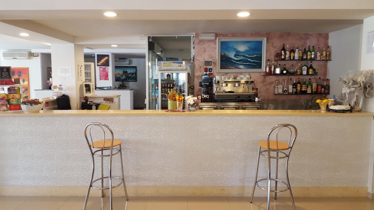 צ'סנטיקו Hotel Raffaello מראה חיצוני תמונה