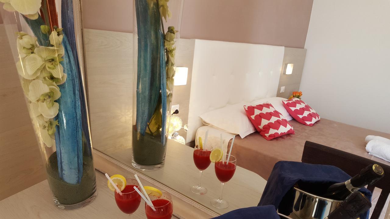 צ'סנטיקו Hotel Raffaello מראה חיצוני תמונה