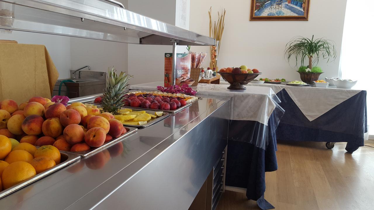 צ'סנטיקו Hotel Raffaello מראה חיצוני תמונה
