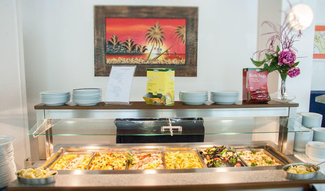 צ'סנטיקו Hotel Raffaello מראה חיצוני תמונה